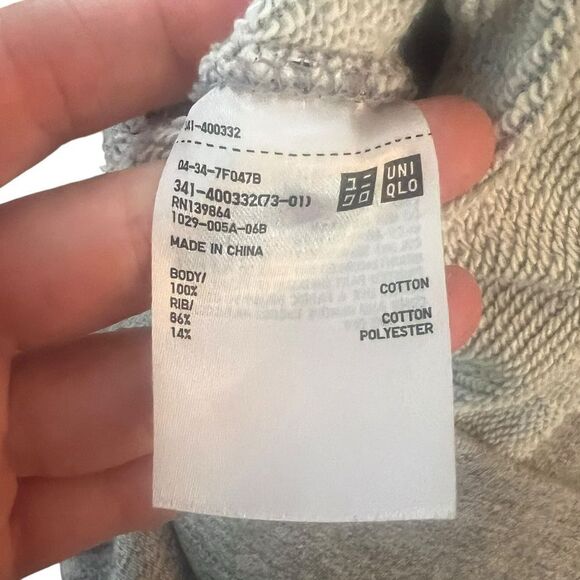 Uniqlo men’s grey crew neck sweater. Size medium - Picture 5 of 8